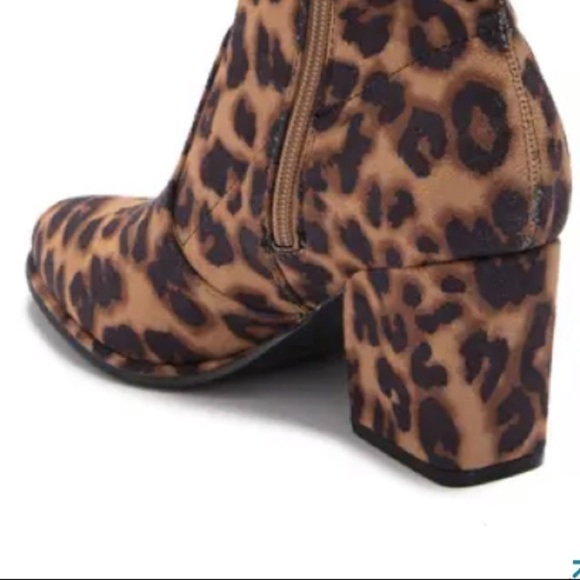 Marc Fisher Leopard fabric booties block heel NIB boots fall winter animal print - Picture 3 of 6